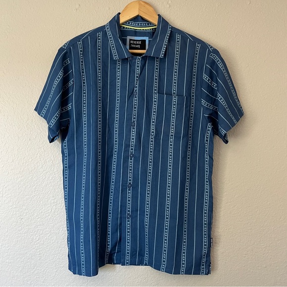 NWT Reverse Threads Mens Small Button Down Short Sleeve Shirt Aztec Viscose Blue - Picture 7 of 13